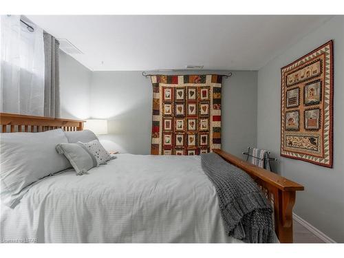 184 John Street, Parkhill, ON - Indoor Photo Showing Bedroom