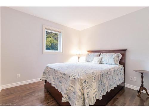10055 Jane Street, Grand Bend, ON - Indoor Photo Showing Bedroom