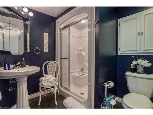 33380 Queen Street, Ailsa Craig, ON - Indoor Photo Showing Bathroom