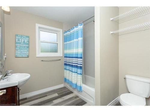 387 Stanley Park, Port Stanley, ON - Indoor Photo Showing Bathroom
