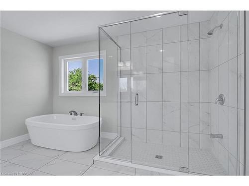 58 Aspen Parkway, Aylmer, ON - Indoor Photo Showing Bathroom