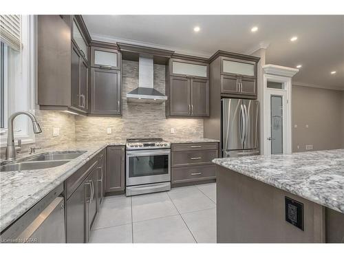 2452 Red Thorne Avenue, London, ON - Indoor Photo Showing Kitchen With Double Sink With Upgraded Kitchen