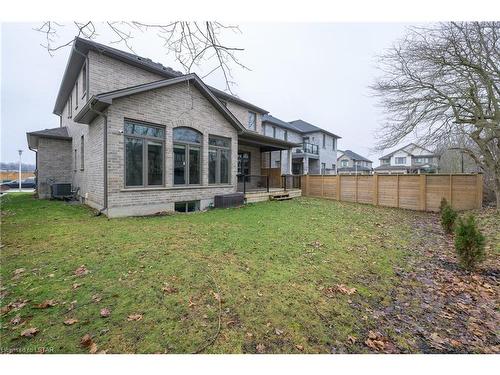 2452 Red Thorne Avenue, London, ON - Outdoor