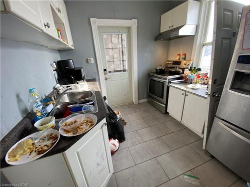 190 Wellington Street, London, ON - Indoor Photo Showing Kitchen With Double Sink