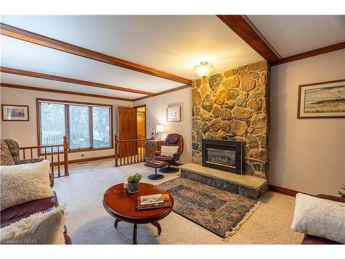 9 Aspen Place, London, ON - Indoor Photo Showing Living Room With Fireplace