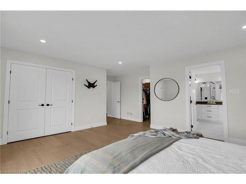 187 Foxborough Place, Thorndale, ON - Indoor Photo Showing Bedroom