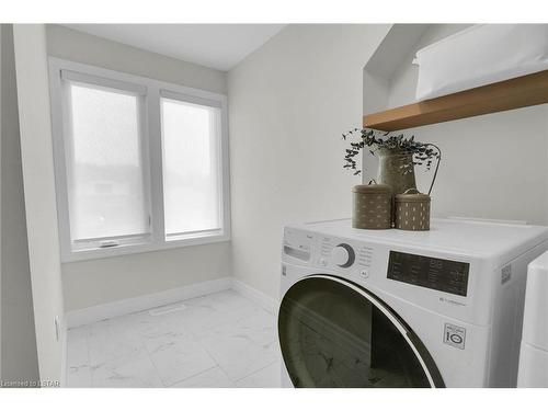187 Foxborough Place, Thorndale, ON - Indoor Photo Showing Laundry Room