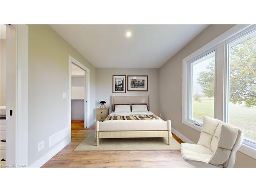 1559 Elmtree Drive, Parkhill, ON - Indoor Photo Showing Bedroom