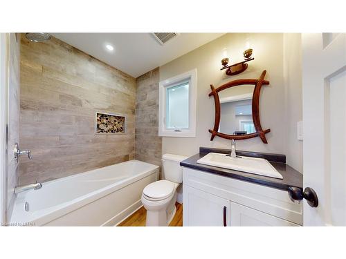 1559 Elmtree Drive, Parkhill, ON - Indoor Photo Showing Bathroom
