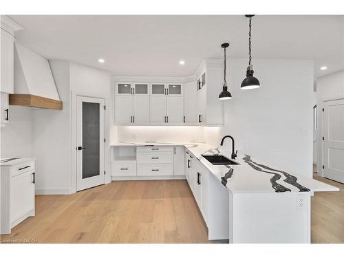 1623 Upper West Avenue, London, ON - Indoor Photo Showing Kitchen With Upgraded Kitchen
