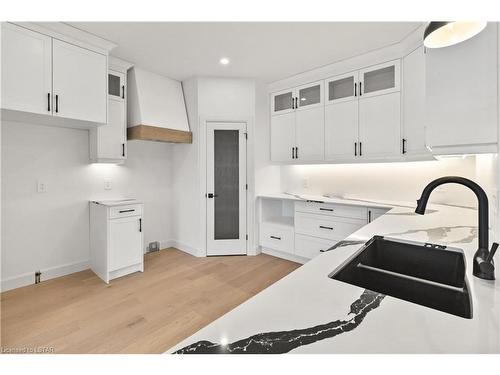 1623 Upper West Avenue, London, ON - Indoor Photo Showing Kitchen With Double Sink With Upgraded Kitchen