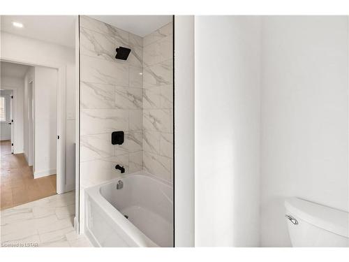 1623 Upper West Avenue, London, ON - Indoor Photo Showing Bathroom