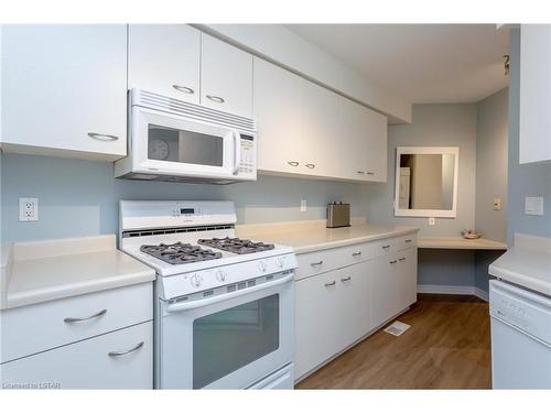 3-374 Edith Cavell Boulevard, Port Stanley, ON - Indoor Photo Showing Kitchen