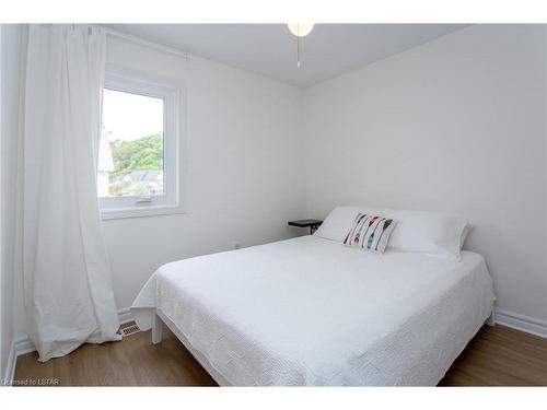 3-374 Edith Cavell Boulevard, Port Stanley, ON - Indoor Photo Showing Bedroom