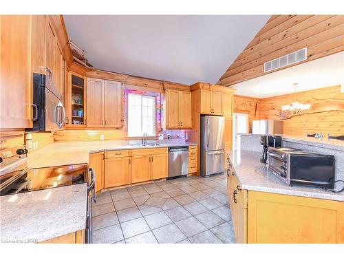 71852 Sunview Avenue Avenue, Dashwood, ON - Indoor Photo Showing Kitchen