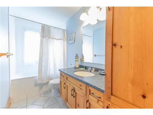 71852 Sunview Avenue Avenue, Dashwood, ON - Indoor Photo Showing Bathroom