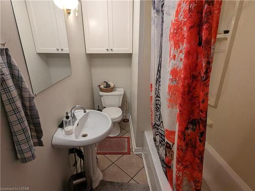 131 Sackville Street, London, ON - Indoor Photo Showing Bathroom