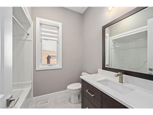 64 Acorn Trail, St. Thomas, ON - Indoor Photo Showing Bathroom