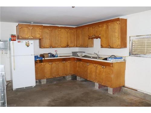 2830 Norfolk County Road, Langton, ON - Indoor Photo Showing Kitchen With Double Sink