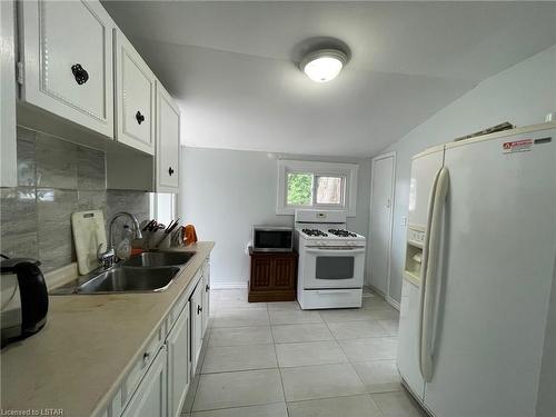 271 Highbury Avenue, London, ON - Indoor Photo Showing Kitchen With Double Sink