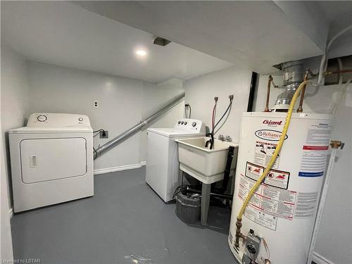 498 Egerton Street, London, ON - Indoor Photo Showing Laundry Room