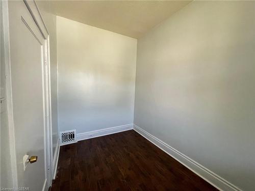 1025 York Street, London, ON - Indoor Photo Showing Other Room