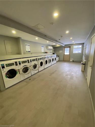 602-583 Mornington Avenue, London, ON - Indoor Photo Showing Laundry Room