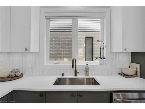 4071 Big Leaf Trail, London, ON - Indoor Photo Showing Kitchen With Double Sink