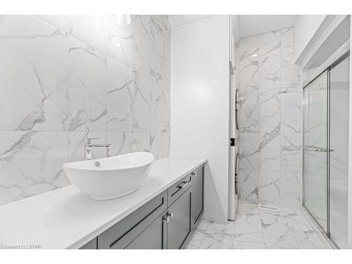 108 Leneve Street, Forest, ON - Indoor Photo Showing Bathroom