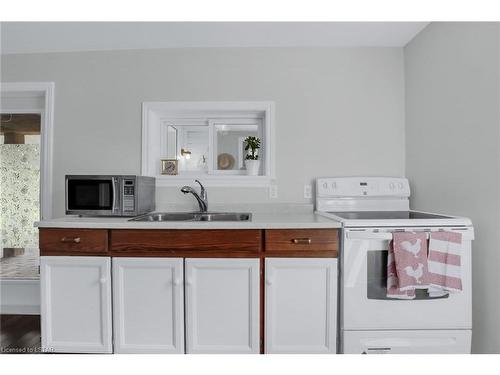 15772 Turin Line, Bothwell, ON - Indoor Photo Showing Kitchen With Double Sink