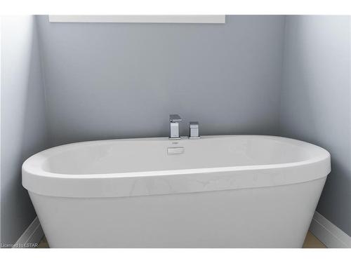 75 Greene Street, Exeter, ON - Indoor Photo Showing Bathroom