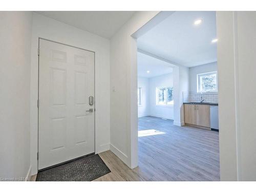 241 Ridout Street S, London, ON - Indoor Photo Showing Other Room