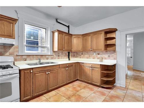 140 Central Avenue, London, ON - Indoor Photo Showing Kitchen With Double Sink