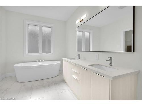 316 Stathis Boulevard, Sarnia, ON - Indoor Photo Showing Bathroom