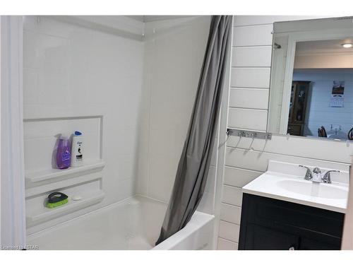 40 Shakespeare Street, Port Burwell, ON - Indoor Photo Showing Bathroom