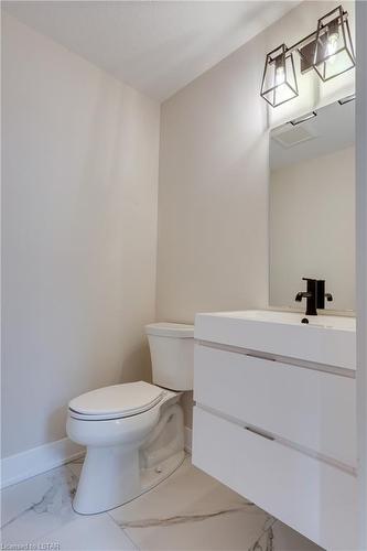 5-297 Whiting Street, Ingersoll, ON - Indoor Photo Showing Bathroom