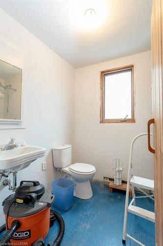 444D West Edith Cavell Boulevard, Port Stanley, ON - Indoor Photo Showing Bathroom