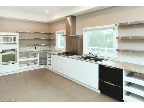 22 Mcintosh Court, London, ON - Indoor Photo Showing Kitchen With Double Sink