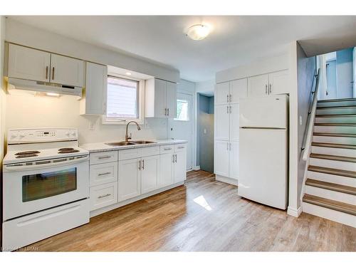 151.5 Walnut Street, London, ON - Indoor Photo Showing Kitchen With Double Sink