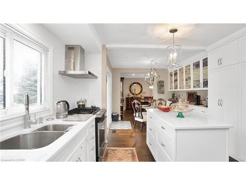 14 Rockingham Court, London, ON - Indoor Photo Showing Kitchen With Double Sink