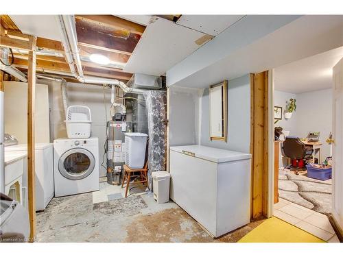 1314 Hillcrest Avenue, London, ON - Indoor Photo Showing Laundry Room