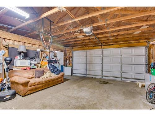 1314 Hillcrest Avenue, London, ON - Indoor Photo Showing Garage