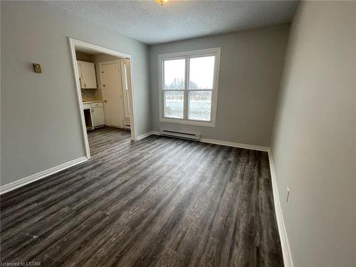 26 St Charles Street, Vanastra, ON - Indoor Photo Showing Other Room