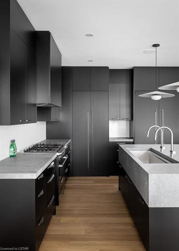37 Crestview Drive, Komoka, ON - Indoor Photo Showing Kitchen With Upgraded Kitchen