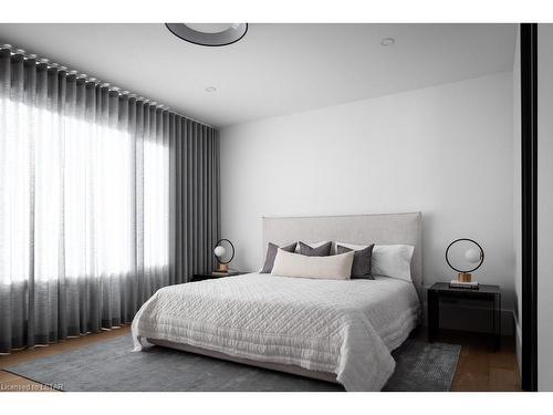 37 Crestview Drive, Komoka, ON - Indoor Photo Showing Bedroom