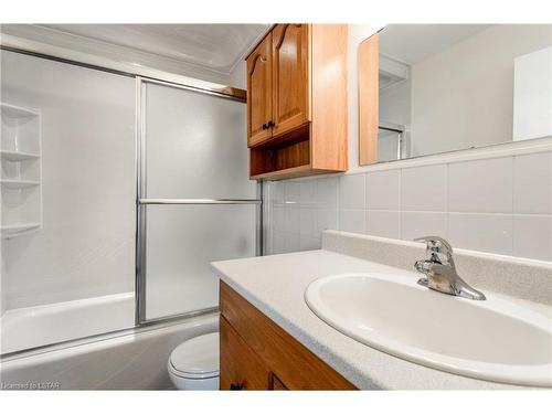 21332 Wilson Street, Delaware, ON - Indoor Photo Showing Bathroom