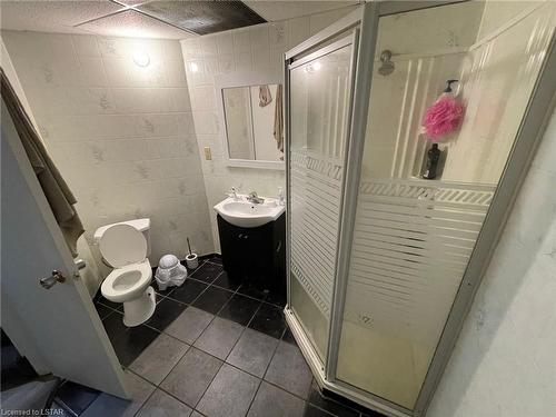 988 Prosperity Court, London, ON - Indoor Photo Showing Bathroom