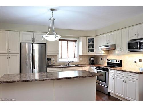 4 Stacey Street, Port Rowan, ON - Indoor Photo Showing Kitchen With Double Sink With Upgraded Kitchen