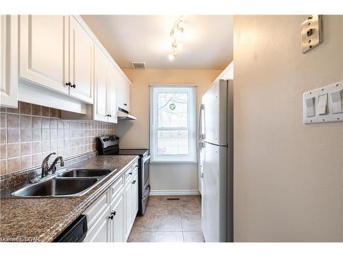44 Homestead Crescent, London, ON - Indoor Photo Showing Kitchen With Double Sink
