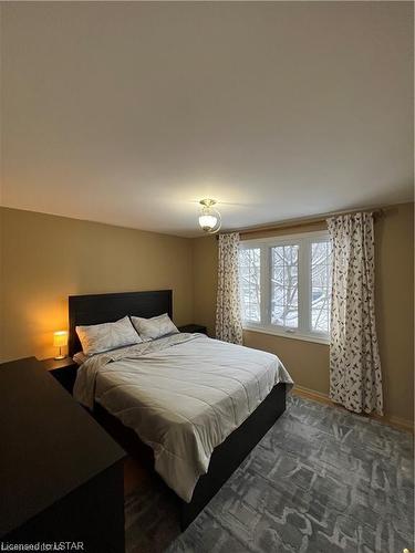 44 Homestead Crescent, London, ON - Indoor Photo Showing Bedroom